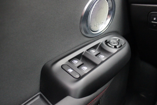 Alfa Romeo Tonale 1.3T PHEV 280PK TRIBUTO ITALIANO | PANORAMISCH SCHUIF / KANTELDAK | ZWART DAK | ZWART LEDEREN BEKLEDING MET RODE ACCENTEN/ GEBORDUURD "TRIBUTO ITALIANO" LOGO OP HOOFD STEUNEN | VOORSTOELEN / STUUR VERWARMD | VOORSTOELEN ELEKTRISCH VERSTELBAAR | HARMAN KARDON | DRAADLOOS APPLE CARPLAY / ANDROID AUTO | 360° CAMERA | AUTOMATISCH DIMMENDE BUITENSPIEGELS | 20"INCH LICHTMETALEN VELGEN | ADAPTIVE CRUISE CONTROL | KEYLESS ENTRY / START | ELEKTRISCH BEDIENBARE ACHTERKLEP | DRAADLOZE TELEFOONLADER | AMBIENT LIGHTING | DONKERE HEMELBEKLEDING | SCHAKELFLIPPERS AAN HET STUUR | VERW