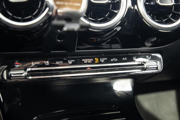 Mercedes-Benz A-Klasse 250 e Business Line CARPLAY / LEER / CAMERA / CRUISE CONTROLE / DEALER ONDERHOUDEN