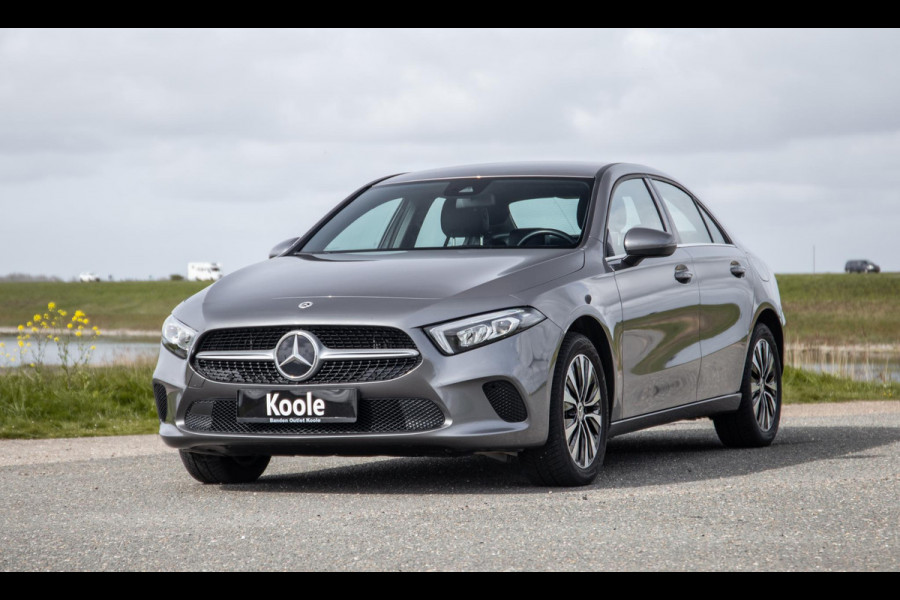Mercedes-Benz A-Klasse 250 e Business Line CARPLAY / LEER / CAMERA / CRUISE CONTROLE / DEALER ONDERHOUDEN