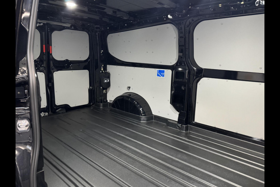 Ford Transit Custom 320 2.0 TDCI L2H1 Limited Automaat Nieuw Model Ford Transit Custom 320 2.0 TDCI L2H1 Limited Automaat Airco Navigatie Cruise control Trekhaak