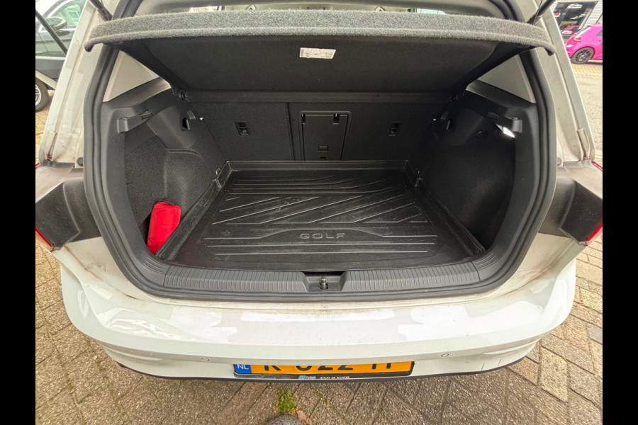 Volkswagen Golf 1.0 TSI Life Business MEMORY |VIRTUAL | ACC