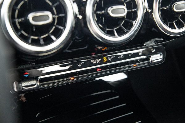 Mercedes-Benz A-Klasse 250 e Business Line AUTOMAAT / LEDER / CRUISE CONTROLE / CAMERA / CARPLAY