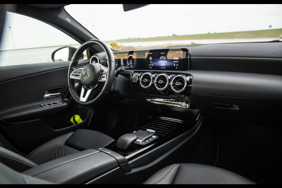Mercedes-Benz A-Klasse 250 e Business Line AUTOMAAT / LEDER / CRUISE CONTROLE / CAMERA / CARPLAY