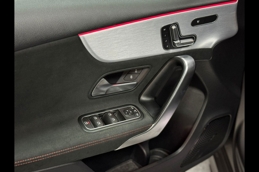 Mercedes-Benz A-Klasse 180 AMG Line|CRUISE|STOELVER|PANO|LEDER
