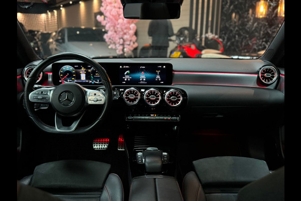 Mercedes-Benz A-Klasse 180 AMG Line|CRUISE|STOELVER|PANO|LEDER