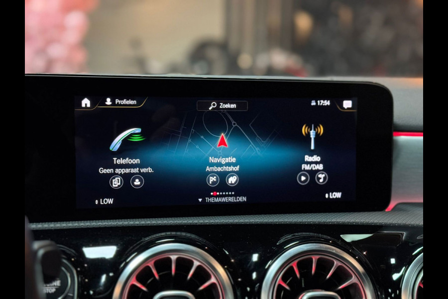 Mercedes-Benz A-Klasse 180 AMG Line|CRUISE|STOELVER|PANO|LEDER