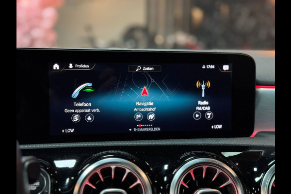 Mercedes-Benz A-Klasse 180 AMG Line|CRUISE|STOELVER|PANO|LEDER