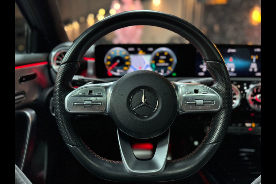 Mercedes-Benz A-Klasse 180 AMG Line|CRUISE|STOELVER|PANO|LEDER