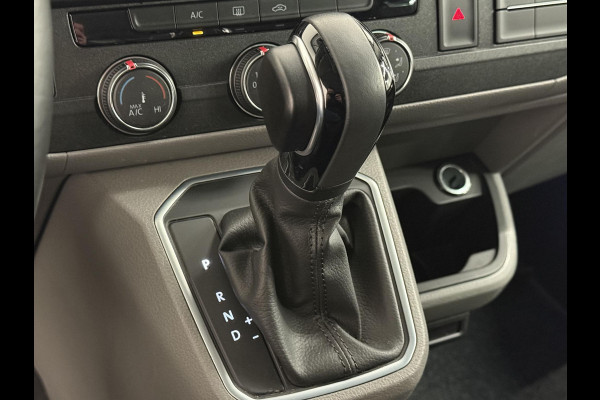 Volkswagen Transporter 2.0 TDI L2H1 28 Dubbele Cabine Highline Airco Cruise Control adaptief Parkeersensoren voor en achter 17" Lichtmetalen velgen