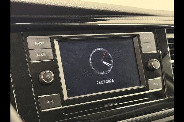 Volkswagen Transporter 2.0 TDI L2H1 28 Dubbele Cabine Highline Airco Cruise Control adaptief Parkeersensoren voor en achter 17" Lichtmetalen velgen