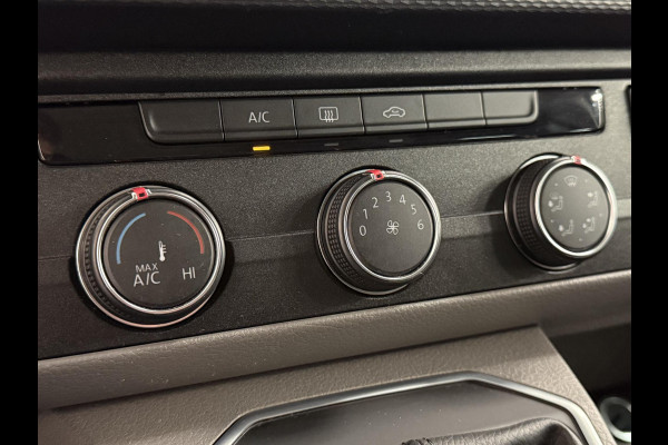 Volkswagen Transporter 2.0 TDI L2H1 28 Dubbele Cabine Highline Airco Cruise Control adaptief Parkeersensoren voor en achter 17" Lichtmetalen velgen
