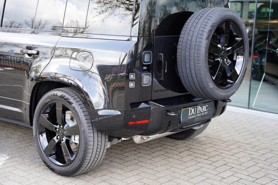 Land Rover Defender 110 2.0 P300e 110 X-Dynamic HSE / Panoramadak / Nieuw