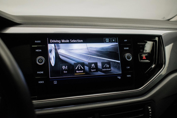 Volkswagen Polo 1.0 TSI 116PK R LINE AUT ORG NL [ Panoramadak Virtual Cockpit Beats Audio Full LED Camera Stoelverwarming ]