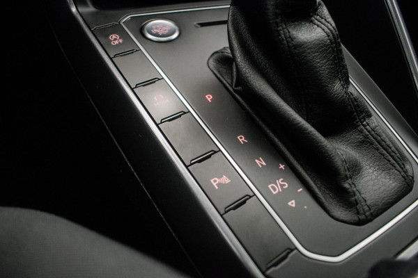 Volkswagen Polo 1.0 TSI 116PK R LINE AUT ORG NL [ Panoramadak Virtual Cockpit Beats Audio Full LED Camera Stoelverwarming ]