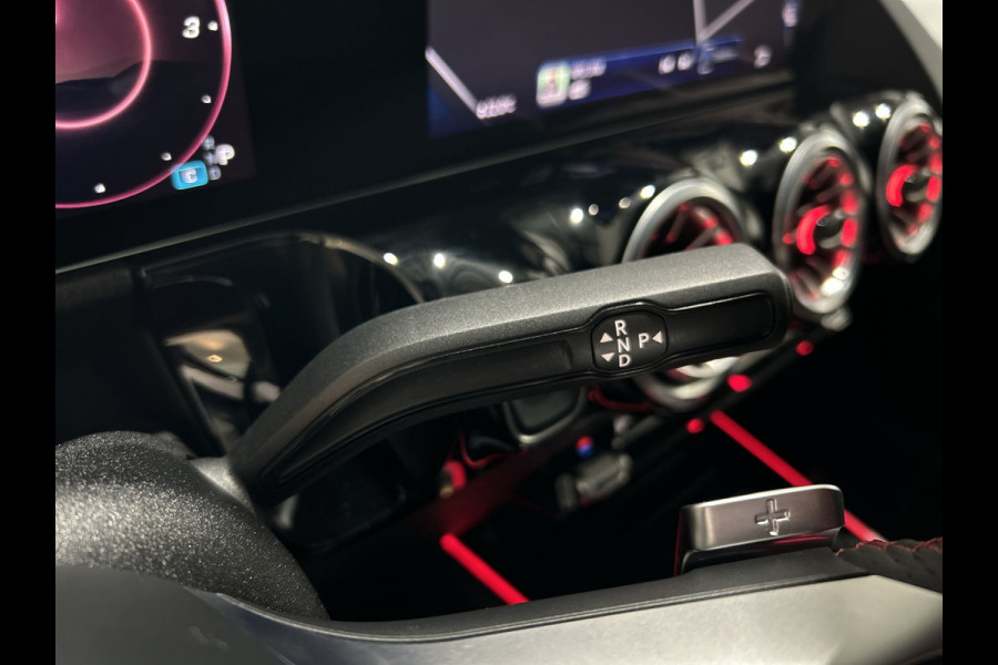 Mercedes-Benz EQA 350 4MATIC AMG Line 67 kWh Facelift Advanced, Distronic, LMV 20'' Soh (batterijcheck) Waarde 98,1 %