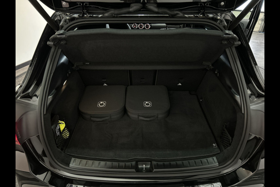 Mercedes-Benz EQA 350 4MATIC AMG Line 67 kWh Facelift Advanced, Distronic, LMV 20'' Soh (batterijcheck) Waarde 98,1 %