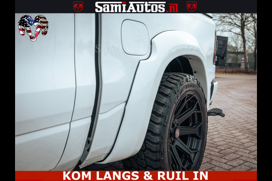 Dodge Ram 1500 Limited Night | 5.7 V8 Hemi Full Option | LPG | Comfortabele Dubbele Cabine met Royale 5 Zitplaatsen | De Meest Luxe en Volle Pick-Up in zijn Klasse | BPM vrij | Nu Leverbaar uit Voorraad | Voorraad Nr v45lp