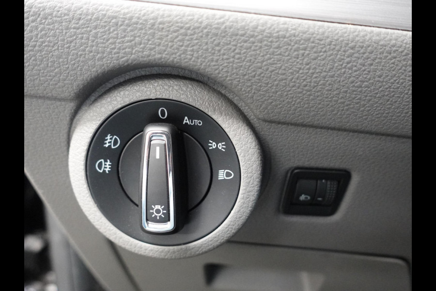 Volkswagen Transporter 2.0 TDI L2H1 28 Highline Dubbele Cabine Automaat Airco Cruise Adaptief Parkeersensoren