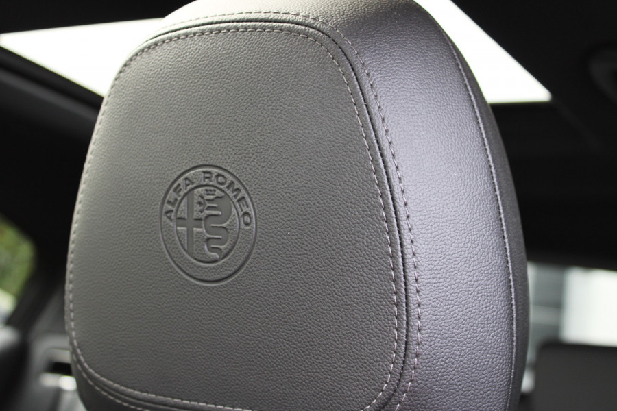 Alfa Romeo Stelvio 2.0 T GME AWD Veloce | Panoramadak | H/K | Leder | Carplay | Facelift