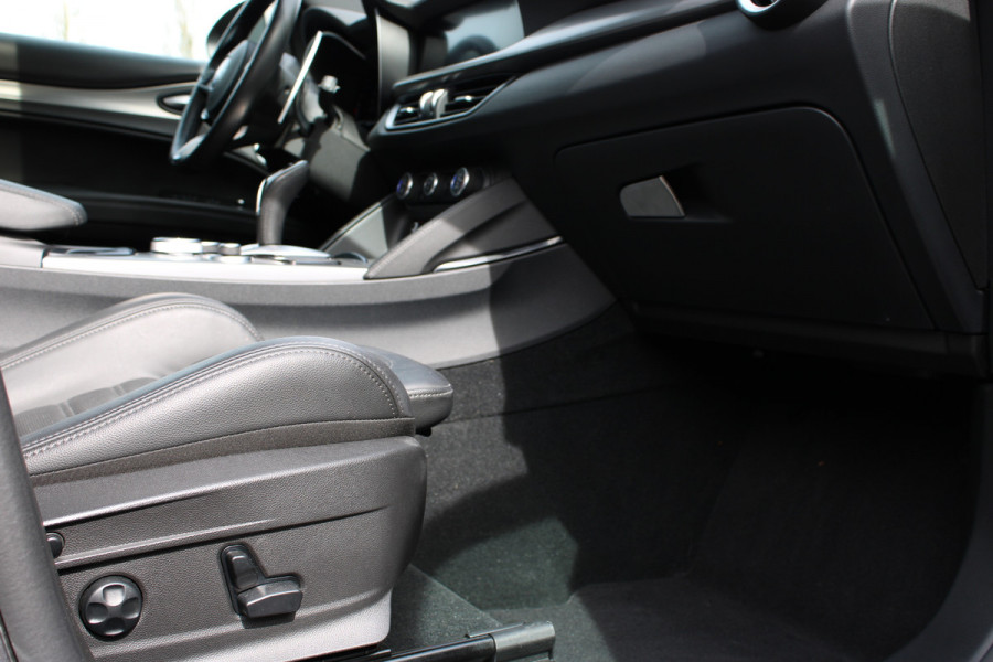 Alfa Romeo Stelvio 2.0 T GME AWD Veloce | Panoramadak | H/K | Leder | Carplay | Facelift