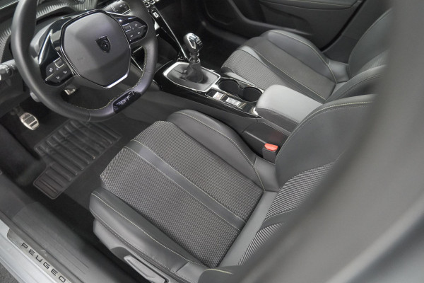 Peugeot 208 PureTech 100 GT | Camera | Navigatie | Apple Carplay | Parkeersensoren