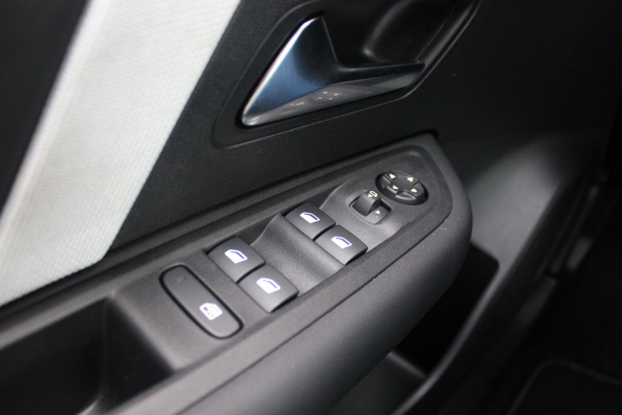 Citroën C4 C4 1.2 HYbrid 145PK MAX | HEAD UP DISPLAY | CAMERA VOOR + ACHTER | NAVIGATIE | DRAADLOZE TELEFOONLADER | FULL LED KOPLAMPEN | DRAADLOZE APPLE CARPLAY/ANDROID AUTO | 18" LICHTMETALEN VELGEN | ADAPTIVE CRUISE CONTROL | CLIMATE CONTROL | LEDEREN BEKLEDING | DAB+ RADIO | KEYLESS ENTRY/START |