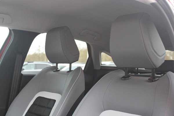 Citroën C4 C4 1.2 HYbrid 145PK MAX | HEAD UP DISPLAY | CAMERA VOOR + ACHTER | NAVIGATIE | DRAADLOZE TELEFOONLADER | FULL LED KOPLAMPEN | DRAADLOZE APPLE CARPLAY/ANDROID AUTO | 18" LICHTMETALEN VELGEN | ADAPTIVE CRUISE CONTROL | CLIMATE CONTROL | LEDEREN BEKLEDING | DAB+ RADIO | KEYLESS ENTRY/START |