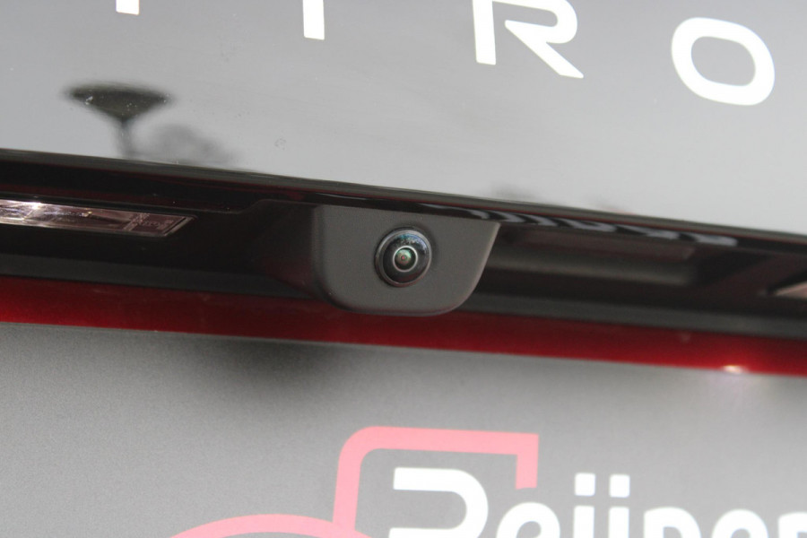 Citroën C4 C4 1.2 HYbrid 145PK MAX | HEAD UP DISPLAY | CAMERA VOOR + ACHTER | NAVIGATIE | DRAADLOZE TELEFOONLADER | FULL LED KOPLAMPEN | DRAADLOZE APPLE CARPLAY/ANDROID AUTO | 18" LICHTMETALEN VELGEN | ADAPTIVE CRUISE CONTROL | CLIMATE CONTROL | LEDEREN BEKLEDING | DAB+ RADIO | KEYLESS ENTRY/START |