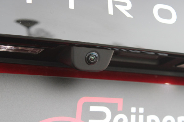 Citroën C4 C4 1.2 HYbrid 145PK MAX | HEAD UP DISPLAY | CAMERA VOOR + ACHTER | NAVIGATIE | DRAADLOZE TELEFOONLADER | FULL LED KOPLAMPEN | DRAADLOZE APPLE CARPLAY/ANDROID AUTO | 18" LICHTMETALEN VELGEN | ADAPTIVE CRUISE CONTROL | CLIMATE CONTROL | LEDEREN BEKLEDING | DAB+ RADIO | KEYLESS ENTRY/START |