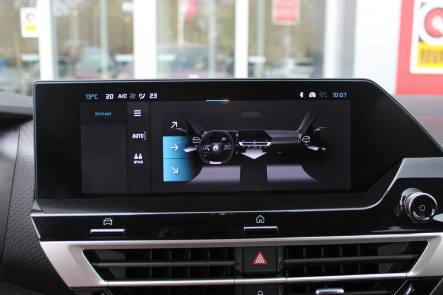 Citroën C4 C4 1.2 HYbrid 145PK MAX | HEAD UP DISPLAY | CAMERA VOOR + ACHTER | NAVIGATIE | DRAADLOZE TELEFOONLADER | FULL LED KOPLAMPEN | DRAADLOZE APPLE CARPLAY/ANDROID AUTO | 18" LICHTMETALEN VELGEN | ADAPTIVE CRUISE CONTROL | CLIMATE CONTROL | LEDEREN BEKLEDING | DAB+ RADIO | KEYLESS ENTRY/START |