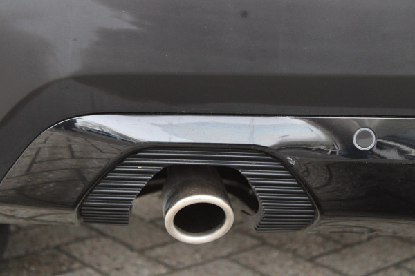 Citroën C4 C4 1.2 HYbrid 145PK MAX | HEAD UP DISPLAY | CAMERA VOOR + ACHTER | NAVIGATIE | DRAADLOZE TELEFOONLADER | FULL LED KOPLAMPEN | DRAADLOZE APPLE CARPLAY/ANDROID AUTO | 18" LICHTMETALEN VELGEN | ADAPTIVE CRUISE CONTROL | CLIMATE CONTROL | LEDEREN BEKLEDING | DAB+ RADIO | KEYLESS ENTRY/START |