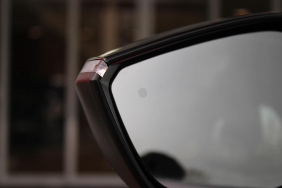 Citroën C4 C4 1.2 HYbrid 145PK MAX | HEAD UP DISPLAY | CAMERA VOOR + ACHTER | NAVIGATIE | DRAADLOZE TELEFOONLADER | FULL LED KOPLAMPEN | DRAADLOZE APPLE CARPLAY/ANDROID AUTO | 18" LICHTMETALEN VELGEN | ADAPTIVE CRUISE CONTROL | CLIMATE CONTROL | LEDEREN BEKLEDING | DAB+ RADIO | KEYLESS ENTRY/START |