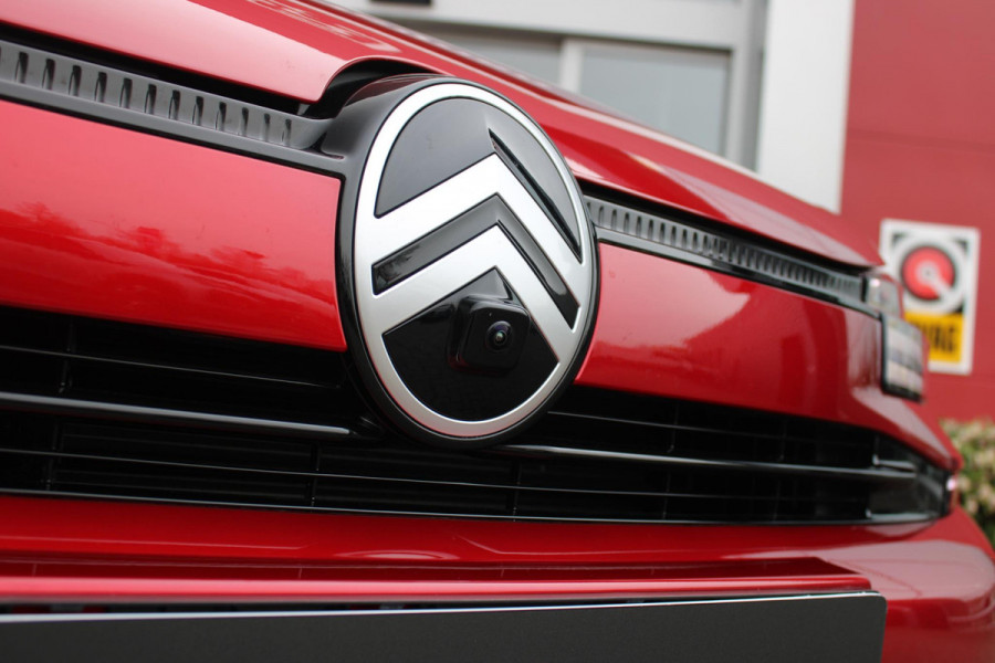 Citroën C4 C4 1.2 HYbrid 145PK MAX | HEAD UP DISPLAY | CAMERA VOOR + ACHTER | NAVIGATIE | DRAADLOZE TELEFOONLADER | FULL LED KOPLAMPEN | DRAADLOZE APPLE CARPLAY/ANDROID AUTO | 18" LICHTMETALEN VELGEN | ADAPTIVE CRUISE CONTROL | CLIMATE CONTROL | LEDEREN BEKLEDING | DAB+ RADIO | KEYLESS ENTRY/START |