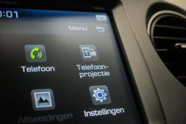 Hyundai i10 1.0i Comfort Luxury ORG NL [ Carplay Cruise Control Parkeersensoren Navigatie DAB+ Airco ]