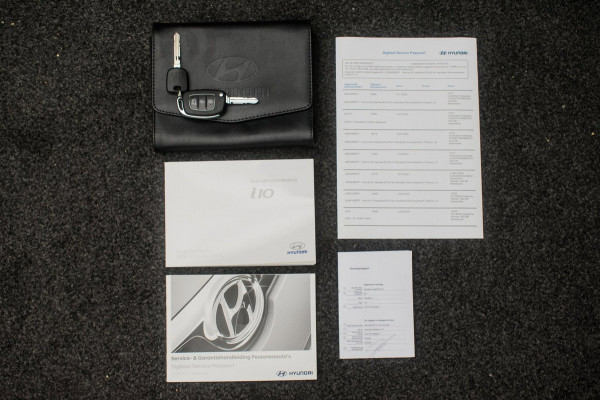 Hyundai i10 1.0i Comfort Luxury ORG NL [ Carplay Cruise Control Parkeersensoren Navigatie DAB+ Airco ]