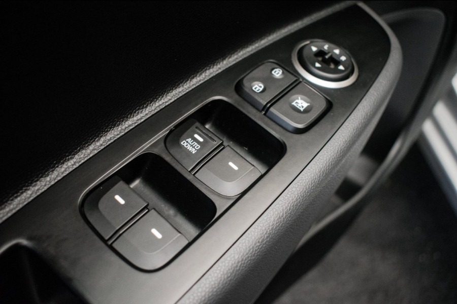 Hyundai i10 1.0i Comfort Luxury ORG NL [ Carplay Cruise Control Parkeersensoren Navigatie DAB+ Airco ]