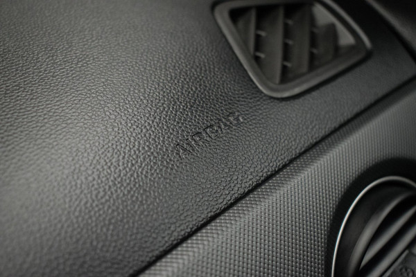 Hyundai i10 1.0i Comfort Luxury ORG NL [ Carplay Cruise Control Parkeersensoren Navigatie DAB+ Airco ]