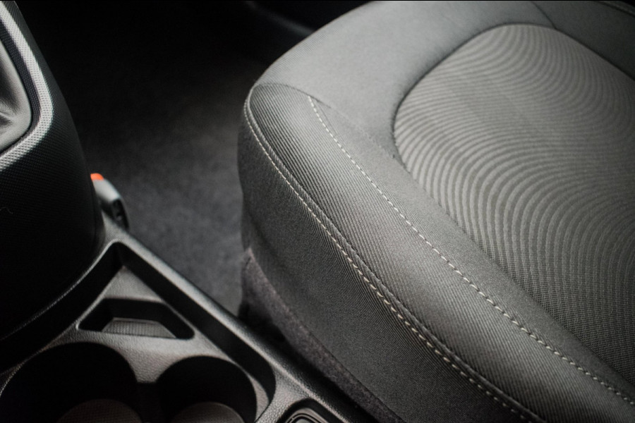 Hyundai i10 1.0i Comfort Luxury ORG NL [ Carplay Cruise Control Parkeersensoren Navigatie DAB+ Airco ]