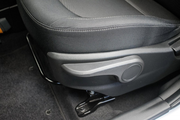 Hyundai i10 1.0i Comfort Luxury ORG NL [ Carplay Cruise Control Parkeersensoren Navigatie DAB+ Airco ]