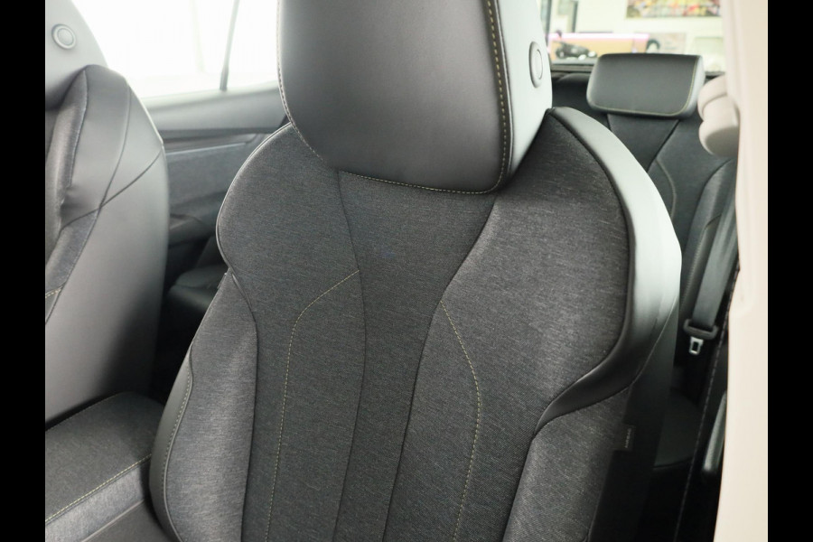 Škoda Elroq 60 Business Edition 204 pk | Trekhaak wegklapbaar | Lichtmetalen velgen 20 inch Vega