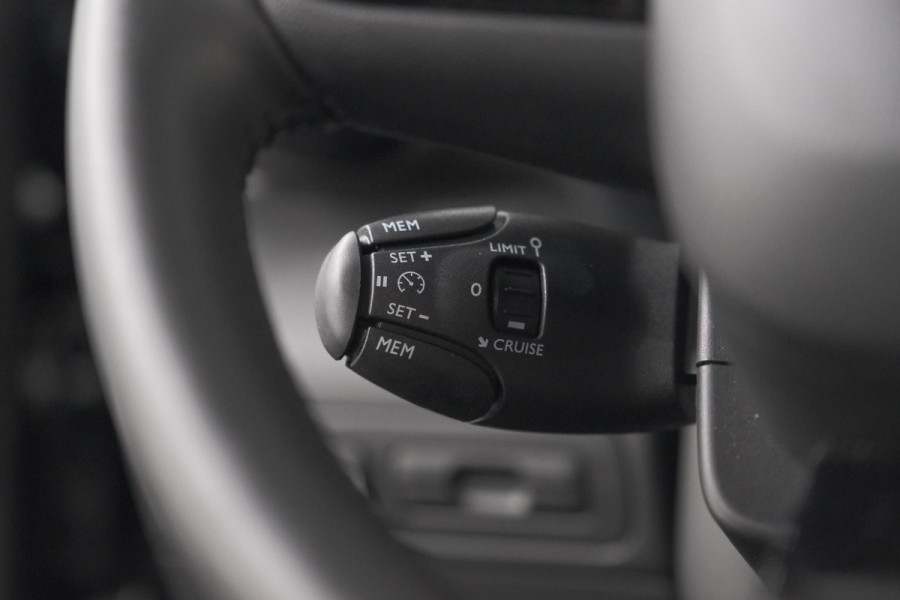 Citroën C3 Aircross PureTech 130 EAT6 Shine | Parkeersensoren | Apple Carplay | Stoelverwarming