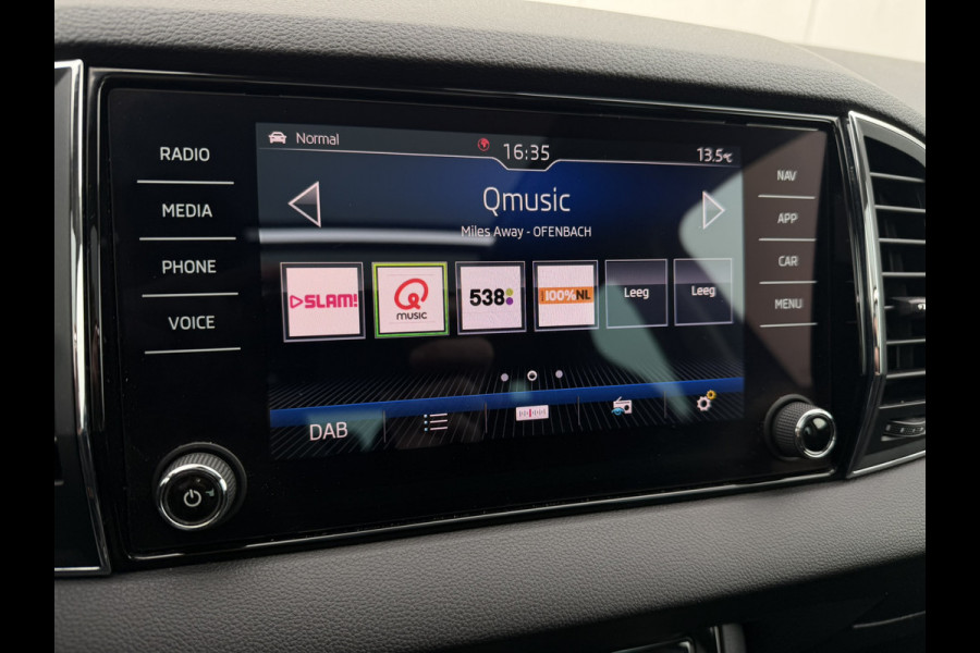 Škoda Karoq 1.5 TSI ACT Style | Pano | Elek. Trekhaak | LED | Carplay | Camera | Navi | PDC