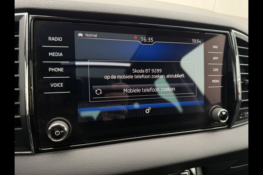 Škoda Karoq 1.5 TSI ACT Style | Pano | Elek. Trekhaak | LED | Carplay | Camera | Navi | PDC
