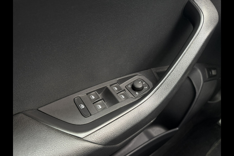 Škoda Karoq 1.5 TSI ACT Style | Pano | Elek. Trekhaak | LED | Carplay | Camera | Navi | PDC