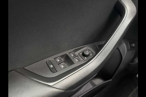 Škoda Karoq 1.5 TSI ACT Style | Pano | Elek. Trekhaak | LED | Carplay | Camera | Navi | PDC