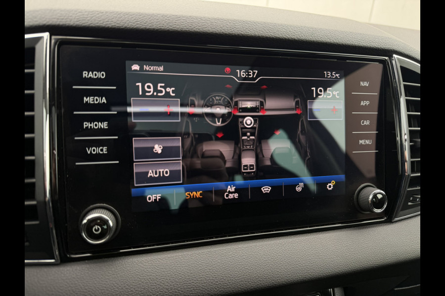 Škoda Karoq 1.5 TSI ACT Style | Pano | Elek. Trekhaak | LED | Carplay | Camera | Navi | PDC