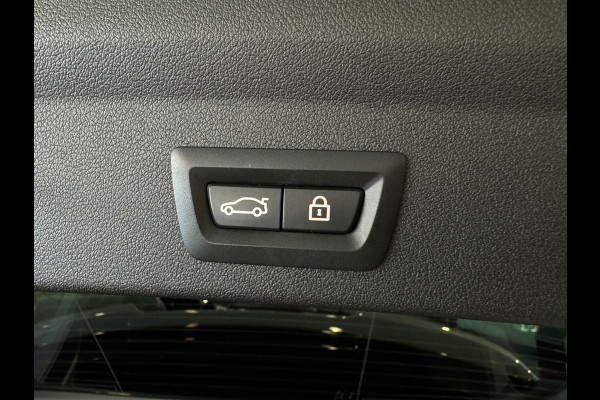 BMW 1-serie M135i xDrive High Executive Pano|Memory|HuD|H/K