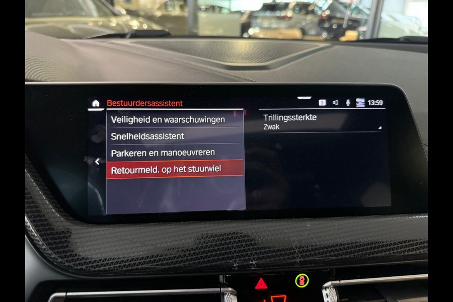 BMW 1-serie M135i xDrive High Executive Pano|Memory|HuD|H/K