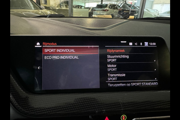 BMW 1-serie M135i xDrive High Executive Pano|Memory|HuD|H/K