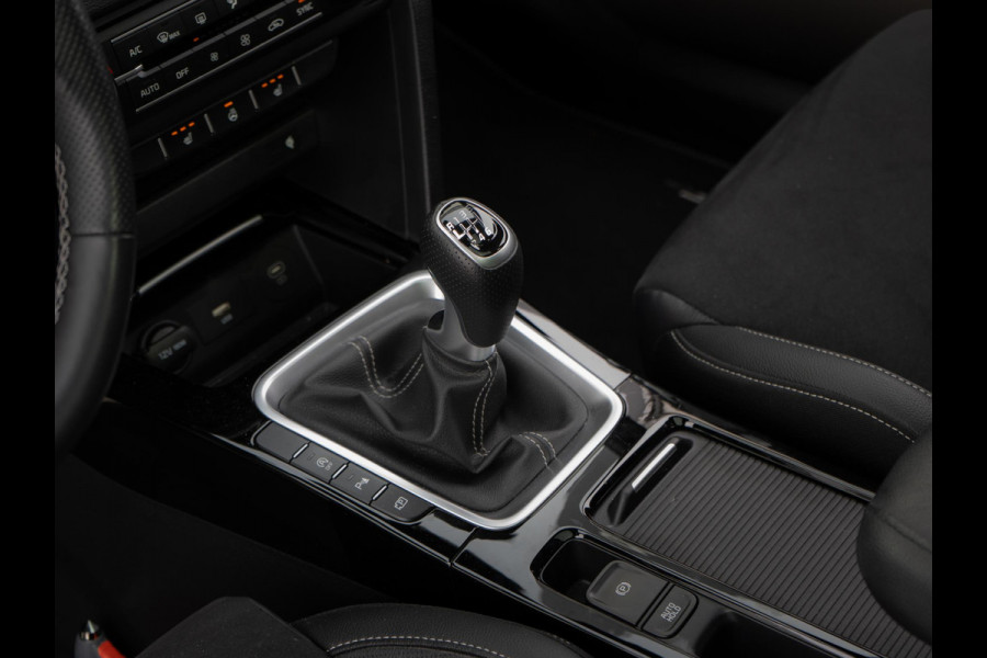 Kia Ceed Sportswagon 1.5 T-GDi GT-Line | Stoel en stuurverwarming | Schuifkanteldak | Afneembare Trekhaak |